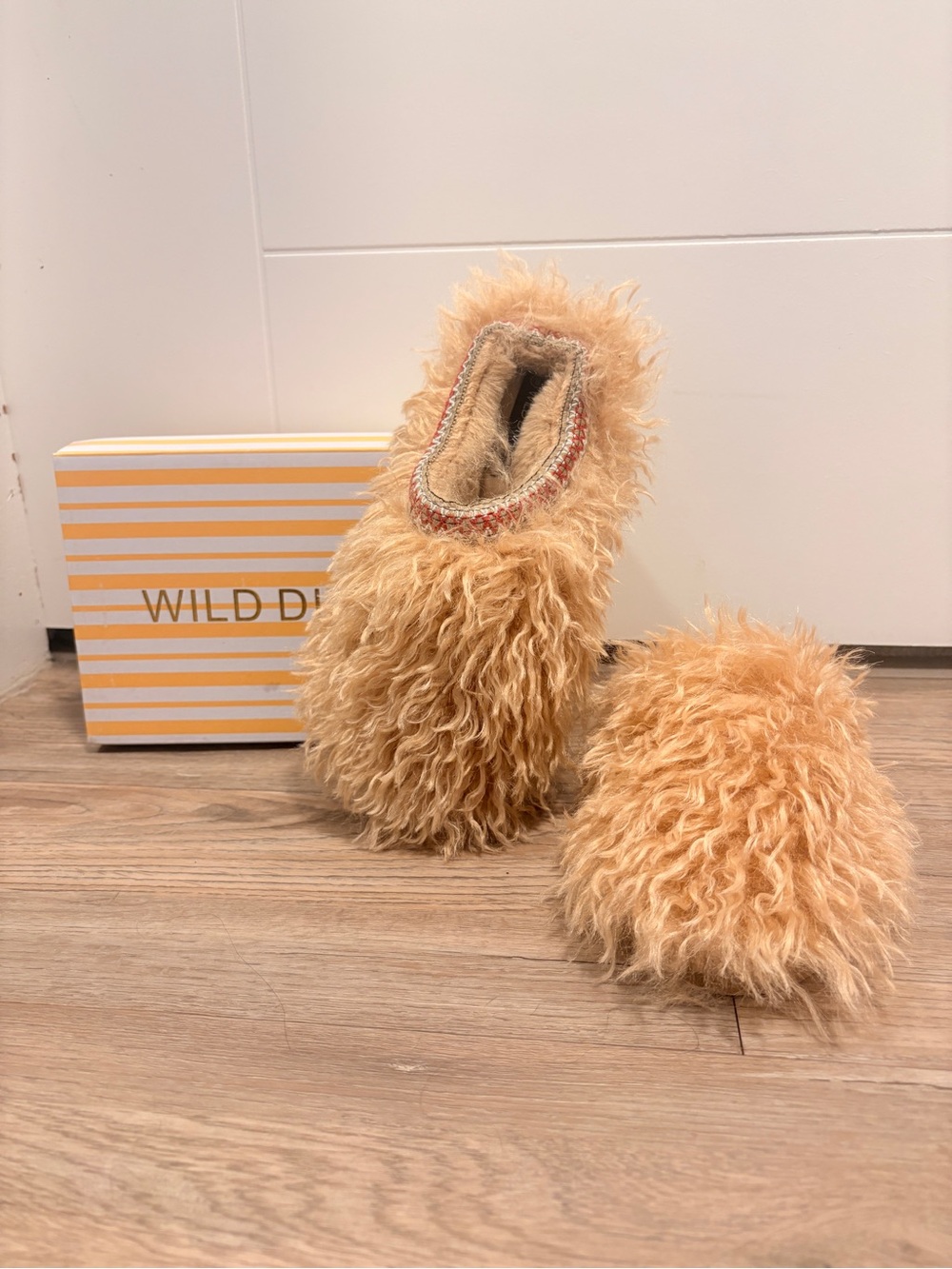 DIVA Lounge Fluffy Faux Fur Slip-Ons in Camel-Tan
